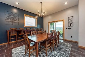 Deep Creek MD Crooked Oak Dining Room 4 | Swack Vacations
