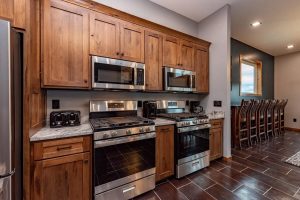 Deep Creek MD Crooked Oak Kitchen 2 | Swack Vacations