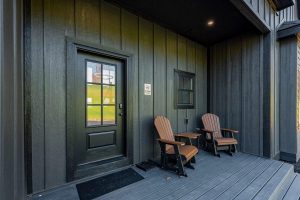 Deep Creek MD Crooked Oak Porch | Swack Vacations