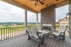 Deep Creek MD Tippy Canoe Balcony 2 | Swack Vacations