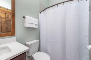 Deep Creek MD Tippy Canoe Bathrooms 4 | Swack Vacations